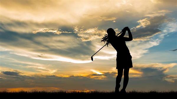 female golfer